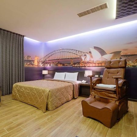 Foxdou Business Motel Тайнань Экстерьер фото