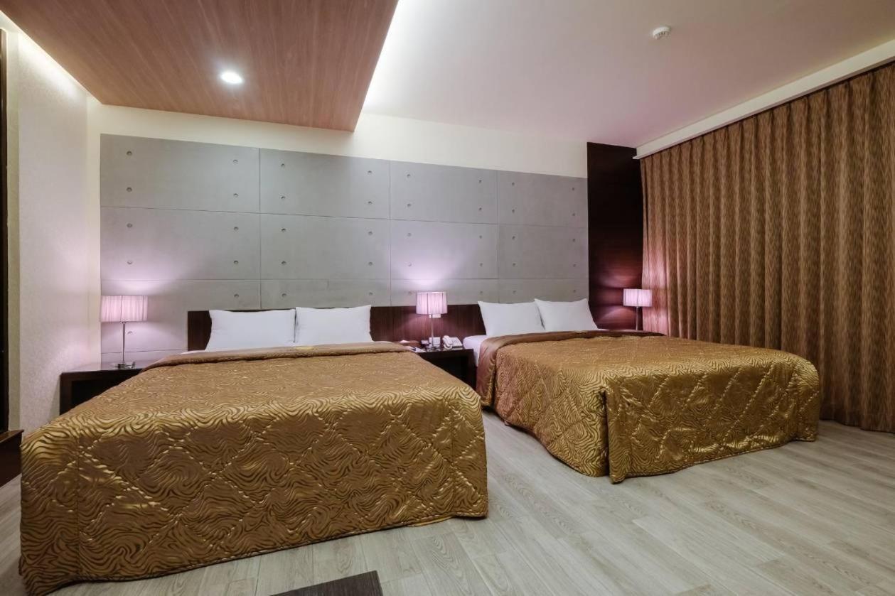 Foxdou Business Motel Тайнань Экстерьер фото